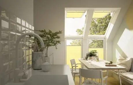 kuchnia wyposażona w zespolone okna dachowe, które posiadają rolety wewnętrzne plisowane i dekoracyjne