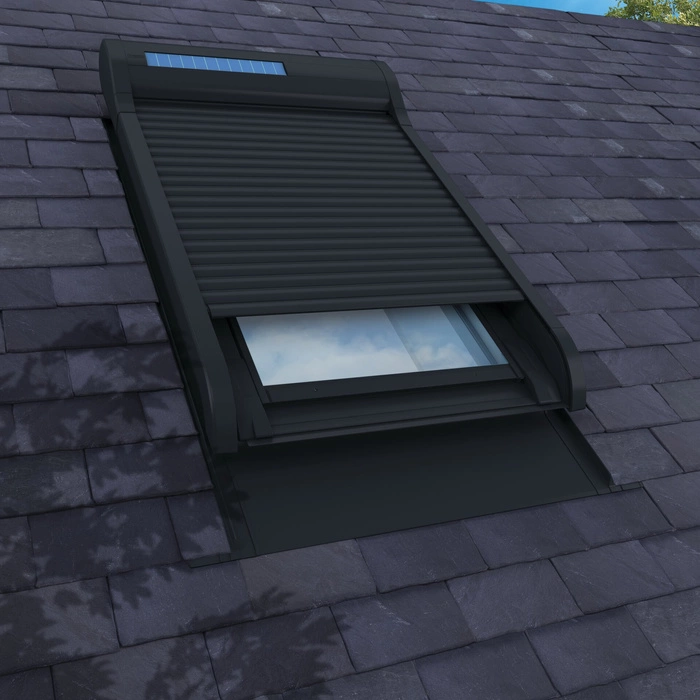 Roleta zewnętrzna do okna dachowego Fakro ARZ Komfort Solar 106 134x60 solarna
