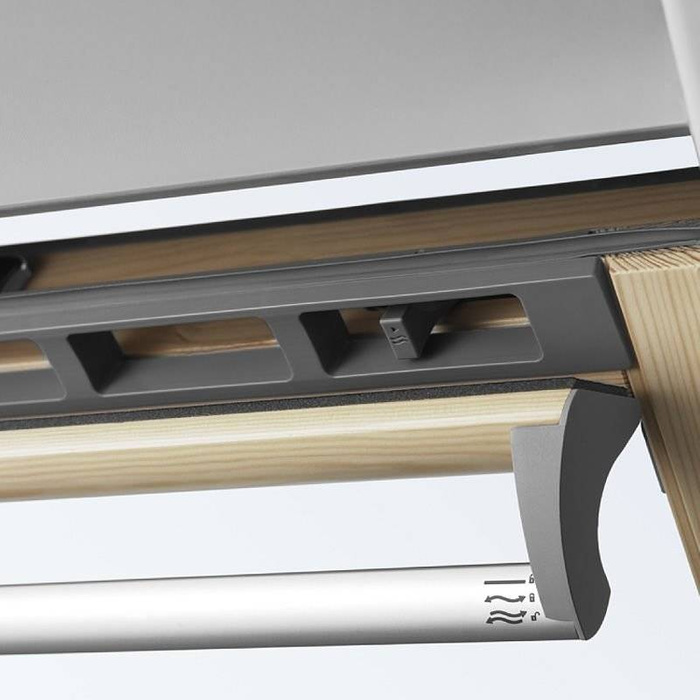 Okno dachowe Velux GGL CK04 3066 55x98 3-szybowe drewniane
