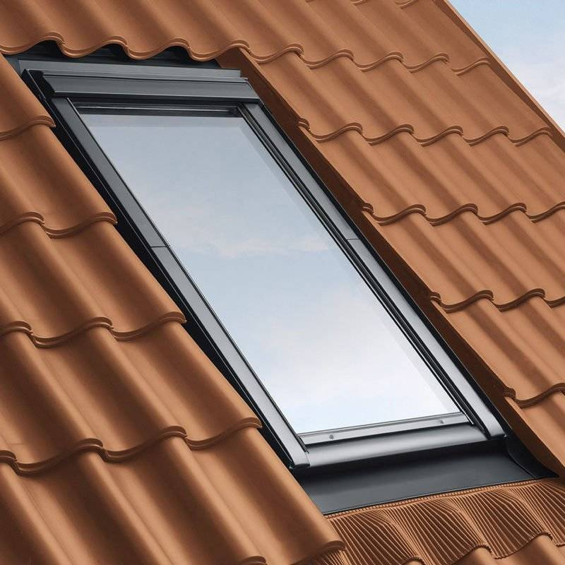 Kołnierz z BDX do okna dachowego Velux EDJ MK04 2000 RAL 7043 78x98 do obniżonego montażu do pokryć falistych 