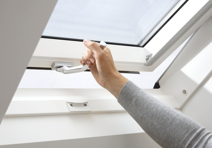 Okno dachowe Velux GLU MK08 0061B RAL 7043  78x140 3-szybowe drewniano-poliuretanowe