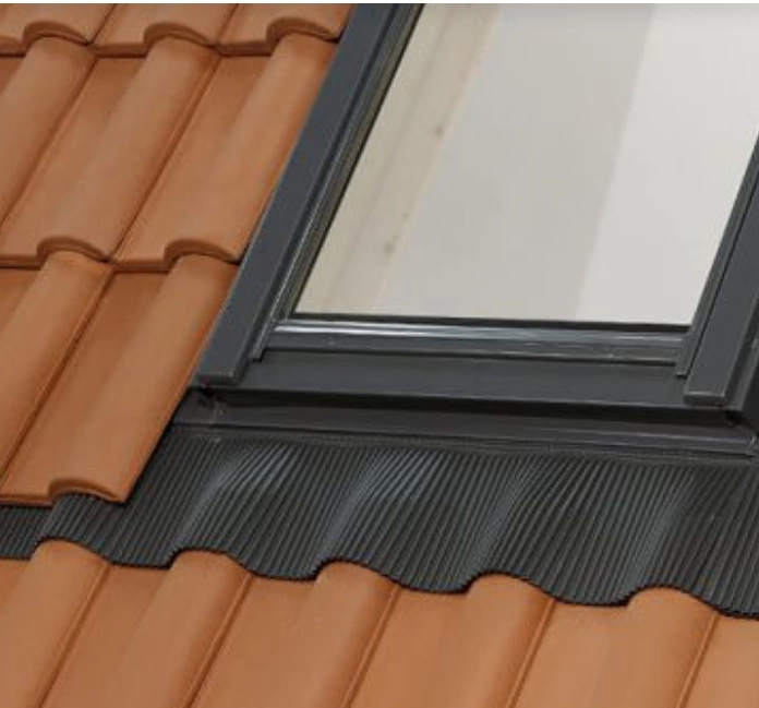 Kołnierz do okna dachowego ROOFLITE+ UCX M8A 13E RAL 7043 78x140 uniwersalny kombi 1+3