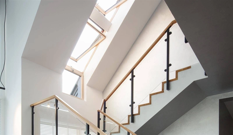 Okno dachowe ROTO Designo R79 H Standard  54x78 3-szybowe