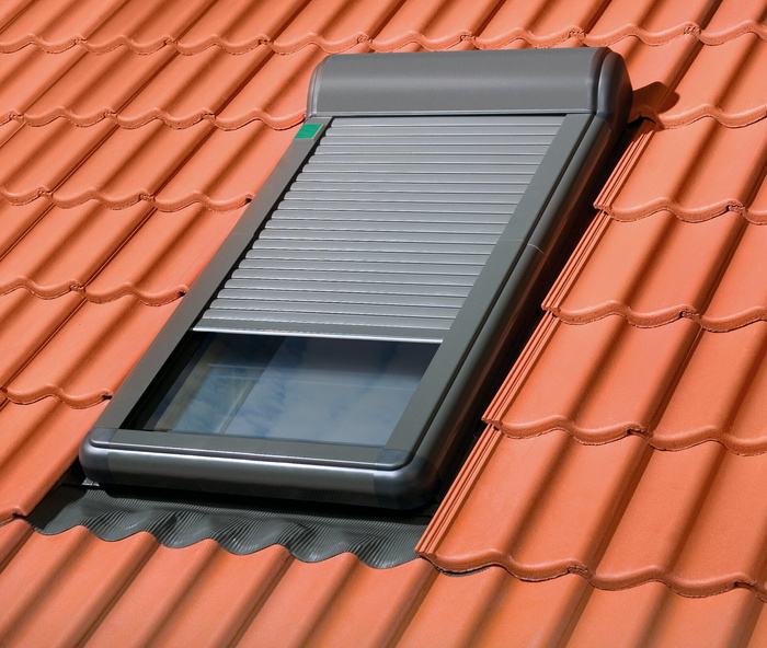Roleta zewnętrzna do okna dachowego Fakro ARZ Z-W/102 114x118 elektryczna