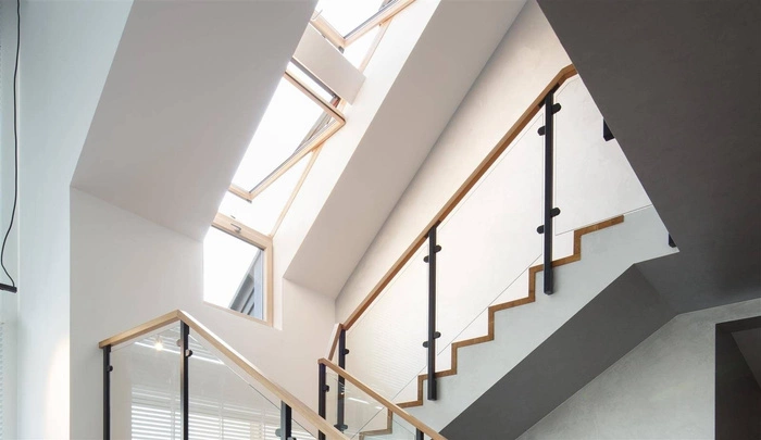 Okno dachowe ROTO Designo R79 H Standard 54x118 3-szybowe