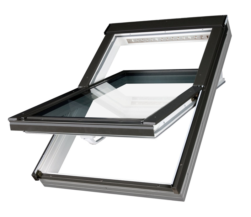 Okno dachowe Fakro PTP-V U4 RAL 7022 66x98 3-szybowe PVC