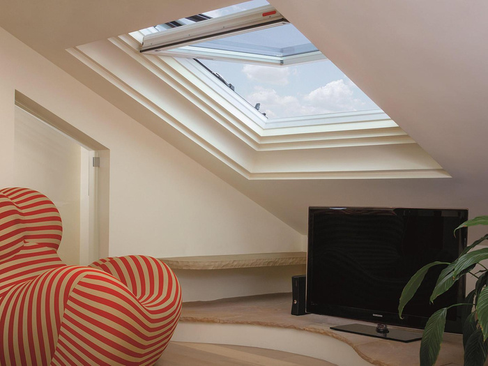 Okno dachowe ROTO Designo R79C K Comfort 54x98 3-szybowe