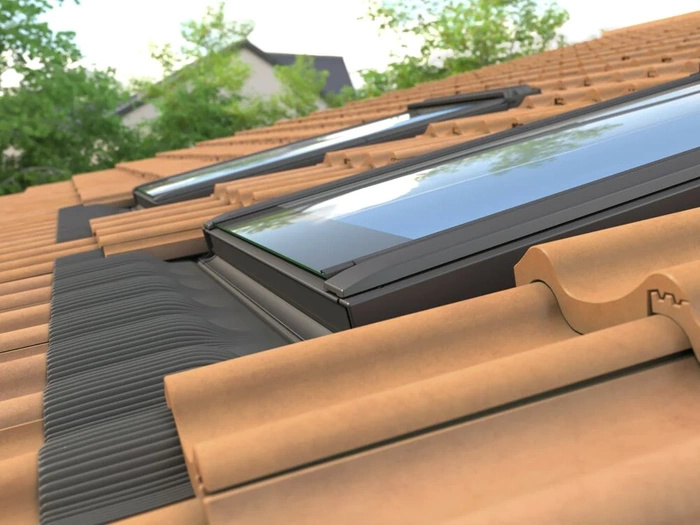 Okno dachowe Velux GBL CK04 2015 55x98 3-szybowe drewniane do niskiego kąta nachylenia dachy