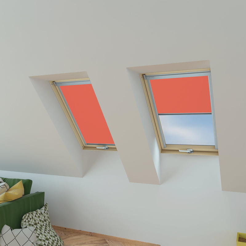 Roleta wewnętrzna do okna dachowego Fakro ARP Z-W/246 55x78 rozpraszająca elektryczna