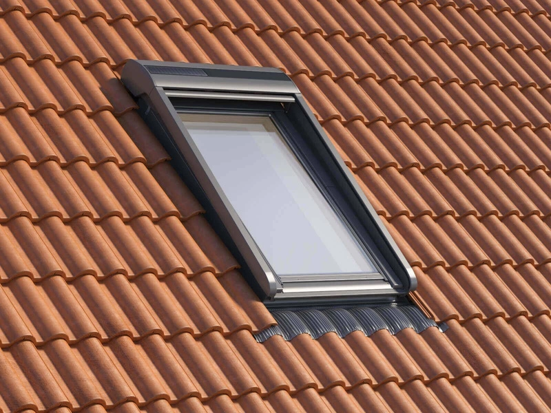 Roleta na okno dachowe ROOFLITE+ solarna SSR M6A 78x118 zewnętrzna