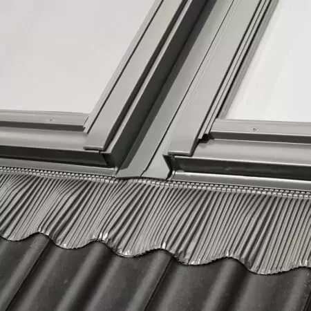 Kołnierz do okna dachowego Velux EKW MK06 2021M RAL 7043 78x118 kombi do pokryć wysokoprofilowanych