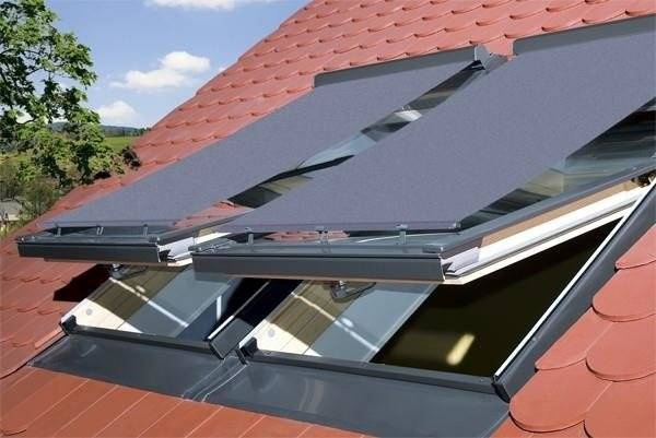Markiza zewnętrzna do okna dachowego Fakro AMZ/092 RAL 7022 94x118 manualna