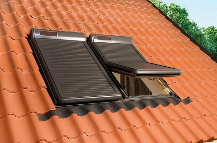 Roleta zewnętrzna do okna dachowego Fakro ARZ SOL/102 55x118 solarna