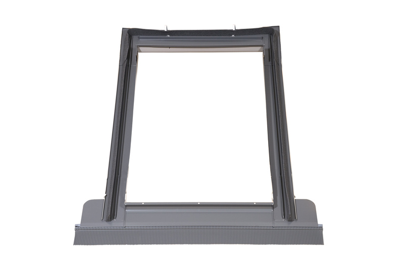 Zestaw okno dachowe MAGNETIC NEO + kołnierz + roleta solarna 78x140
