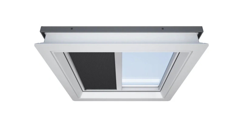 Roleta do okna do dachu płaskiego ROOFLITE+ FSA 1047 czarny 100x150 solarna 