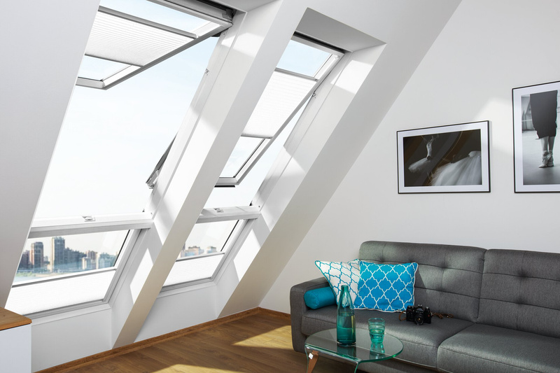 Okno dachowe Fakro FPU-V MAX U4 RAL 7022 66x140 3-szybowe drewniano-poliuretanowe