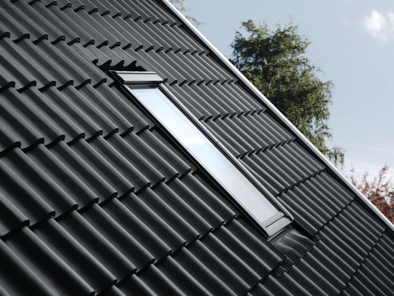 Kołnierz do okna dachowego Velux EDW MK06 2500 czarny  78x118 do pokryć wysokoprofilowanych