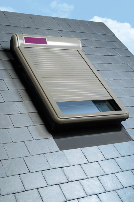 Roleta zewnętrzna do okna dachowego Fakro ARZ ZW Sol 107 RC 94x118 solarna