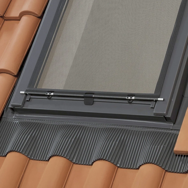 Markiza do okna dachowego ROOFLITE+ MIA FXA 4260 VL manualna czarna 66x