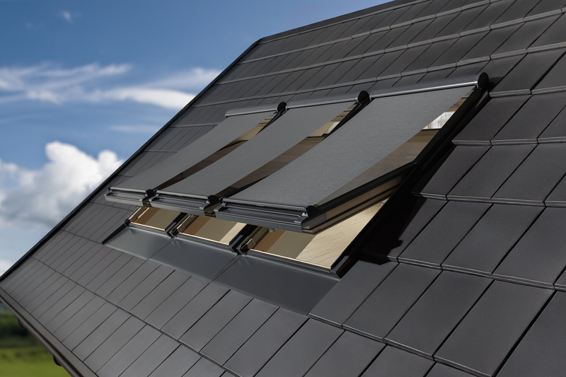 Markiza FAKRO AMZ KOMFORT 090 RAL 7016 94x140