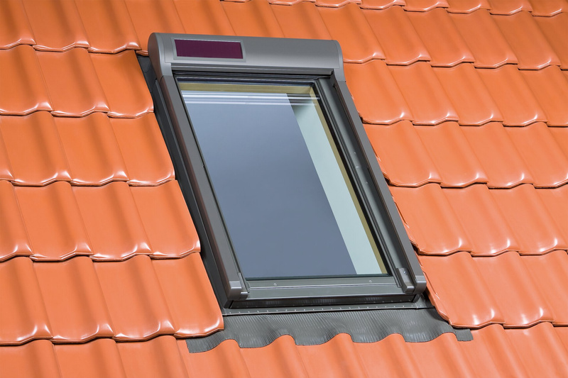 Markiza zewnętrzna do okna dachowego Fakro AMZ SOL/090 RAL 7022 134x98 solarna