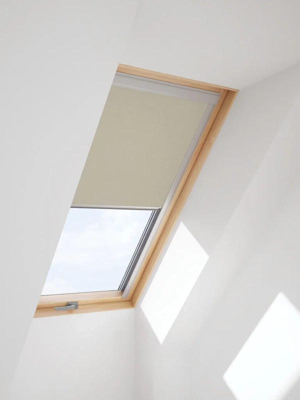 Roleta do okna dachowego ROOFLITE+ DUA P10A 4230 VL zaciemniająca piaskowy 94x160