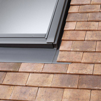 Kołnierz z BDX do okna dachowego Velux EDP SK06 2000 RAL 7043 114x118 do dachówek o grubości do 14 mm