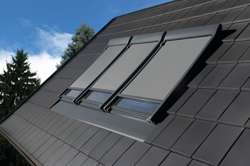 Markiza FAKRO AMZ KOMF E230/090 RAL 9005 94x118