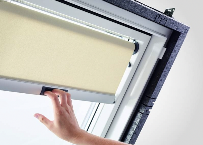 Roleta na okno dachowe ROTO dzienna ZRS R4/R7 54x78 Standard manualna 1-R01 biała