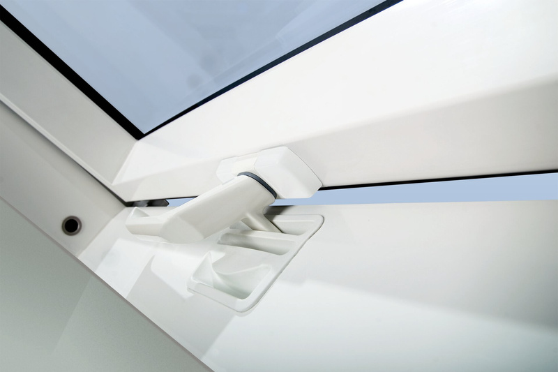 Okno dachowe wyłazowe Fakro PWP/L U5 RAL 7022 78x98 3-szybowe PVC