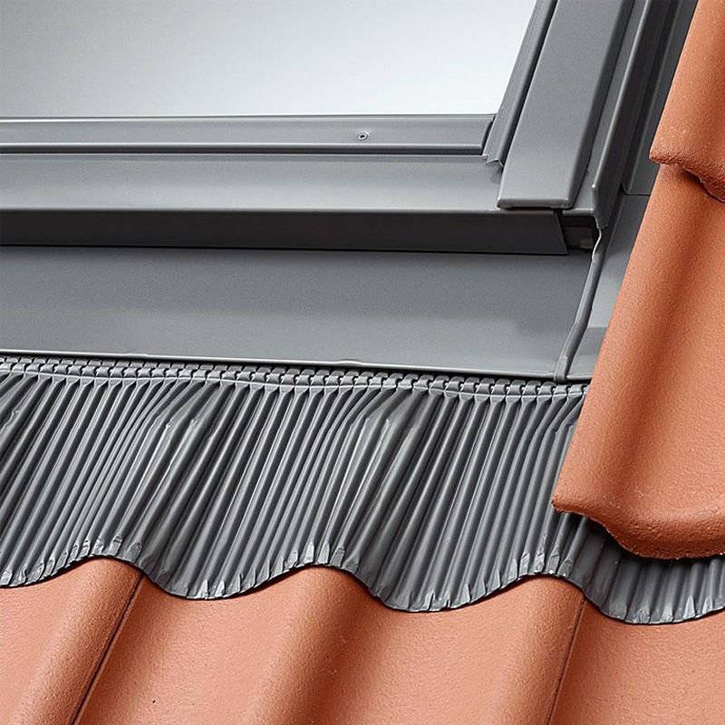 Kołnierz z BDX do okna dachowego Velux EDJ CK06 2000 RAL 7043 55x118 do obniżonego montażu do pokryć falistych 