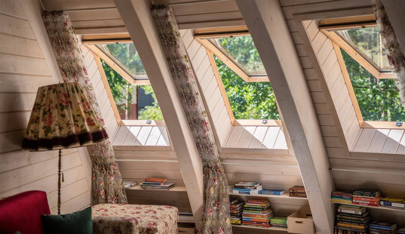 Okno dachowe ROTO Designo R79 K Standard PVC 78x140 3-szybowe