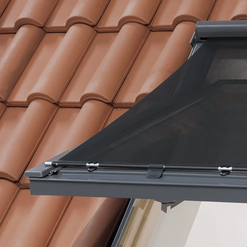 Markiza do okna dachowego ROOFLITE+ MIA FXA 4260 VL manualna czarna 66x