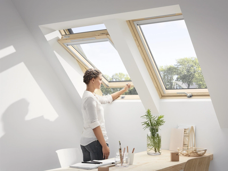 Okno dachowe VELUX GLL FK06 1561B 66x118 3-szybowe drewniane czarne