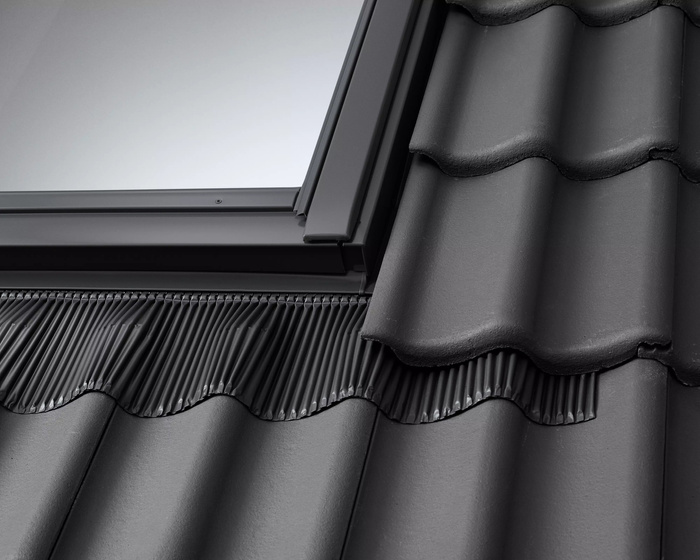 Kołnierz z BDX do okna dachowego Velux EDW PK06 2000 RAL 7043 94x118 do pokryć wysokoprofilowanych