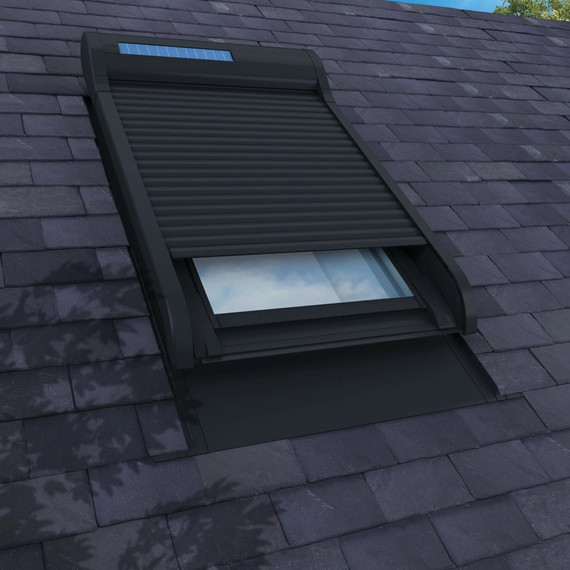 Roleta zewnętrzna do okna dachowego Fakro ARZ Komfort Solar 106 55x98 solarna