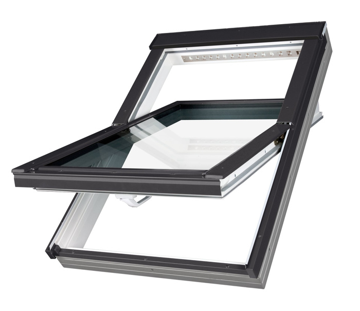 Okno dachowe Fakro PTP-V U4 RAL 7016 66x118 3-szybowe PVC