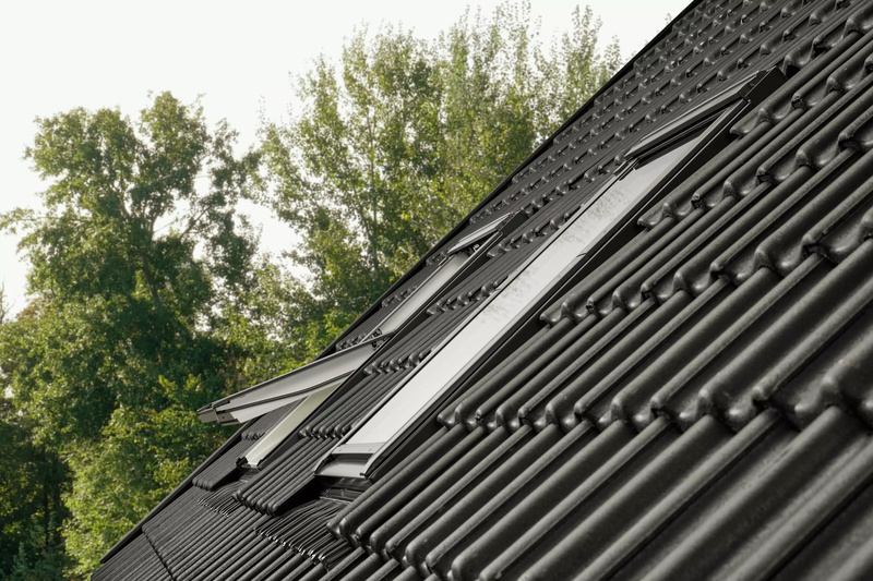 Kołnierz z BDX do okna dachowego Velux EDW FK08 2000 RAL 7043 66X140 do pokryć wysokoprofilowanych