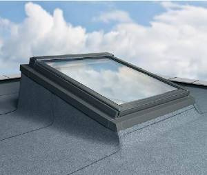 Kołnierz do zmiany kąta nachylenia Fakro EFW RAL 7022 114x118 do pokryć płaskich