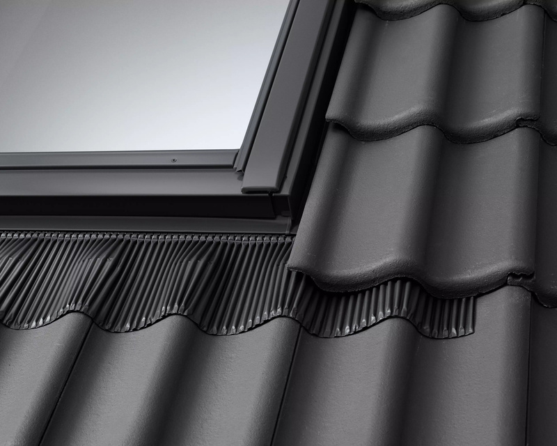 Kołnierz z BDX do okna dachowego Velux EDW CK06 2000 RAL 7043 55x118 do pokryć wysokoprofilowanych
