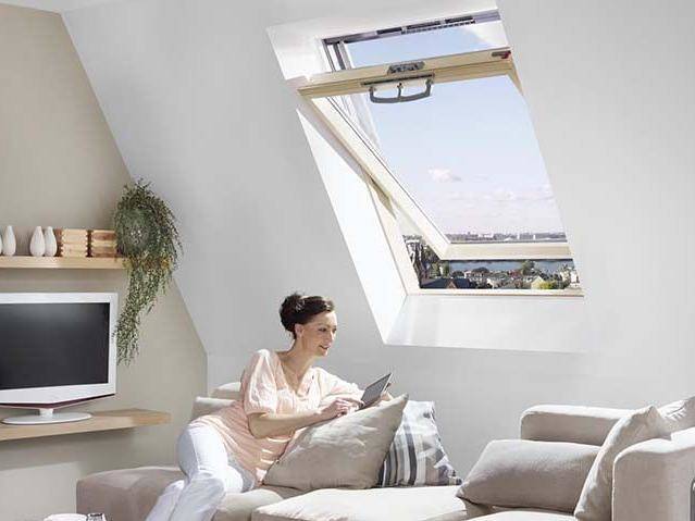 Okno dachowe ROTO Q42C Comfort Tronic 55x98 2-szybowe drewniane solarne