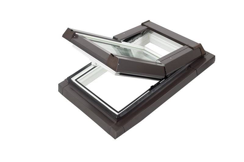 Okno dachowe SKYFENS SkyLight Premium 78x140 orzech PVC oblachowanie szare