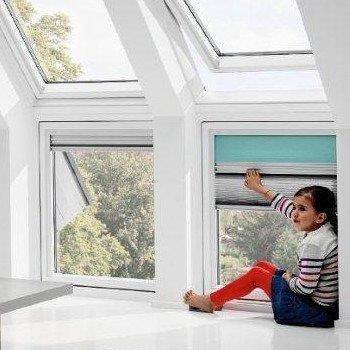 Okno dachowe kolankowe VELUX VIU MK35 0070 55x55 2-szybowe drewniano-poliuretanowe