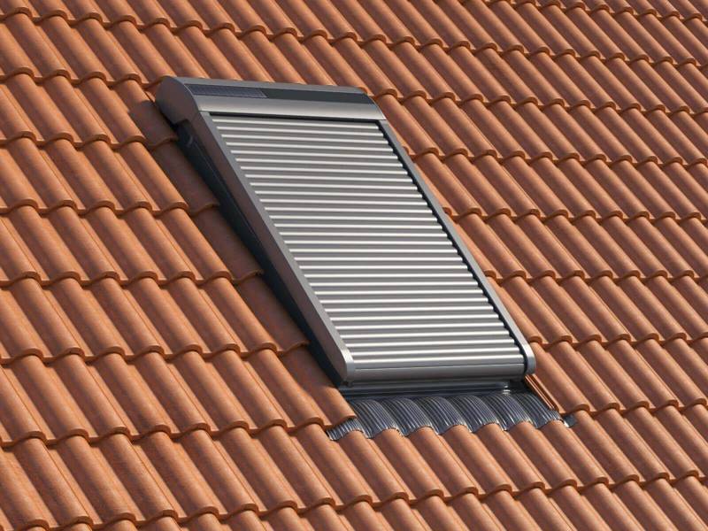 Roleta do okna dachowego ROOFLITE+ SSR S6A 114x118 zewnętrzna solarna 